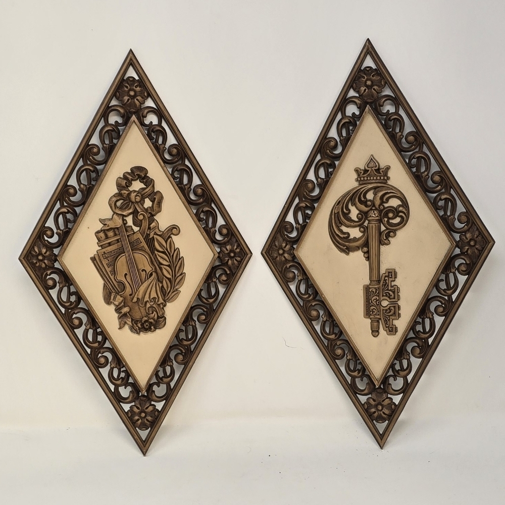 Vtg Syroco Hollywood Regency wall hanging plaques set of 2 diamond‎ shape 1972